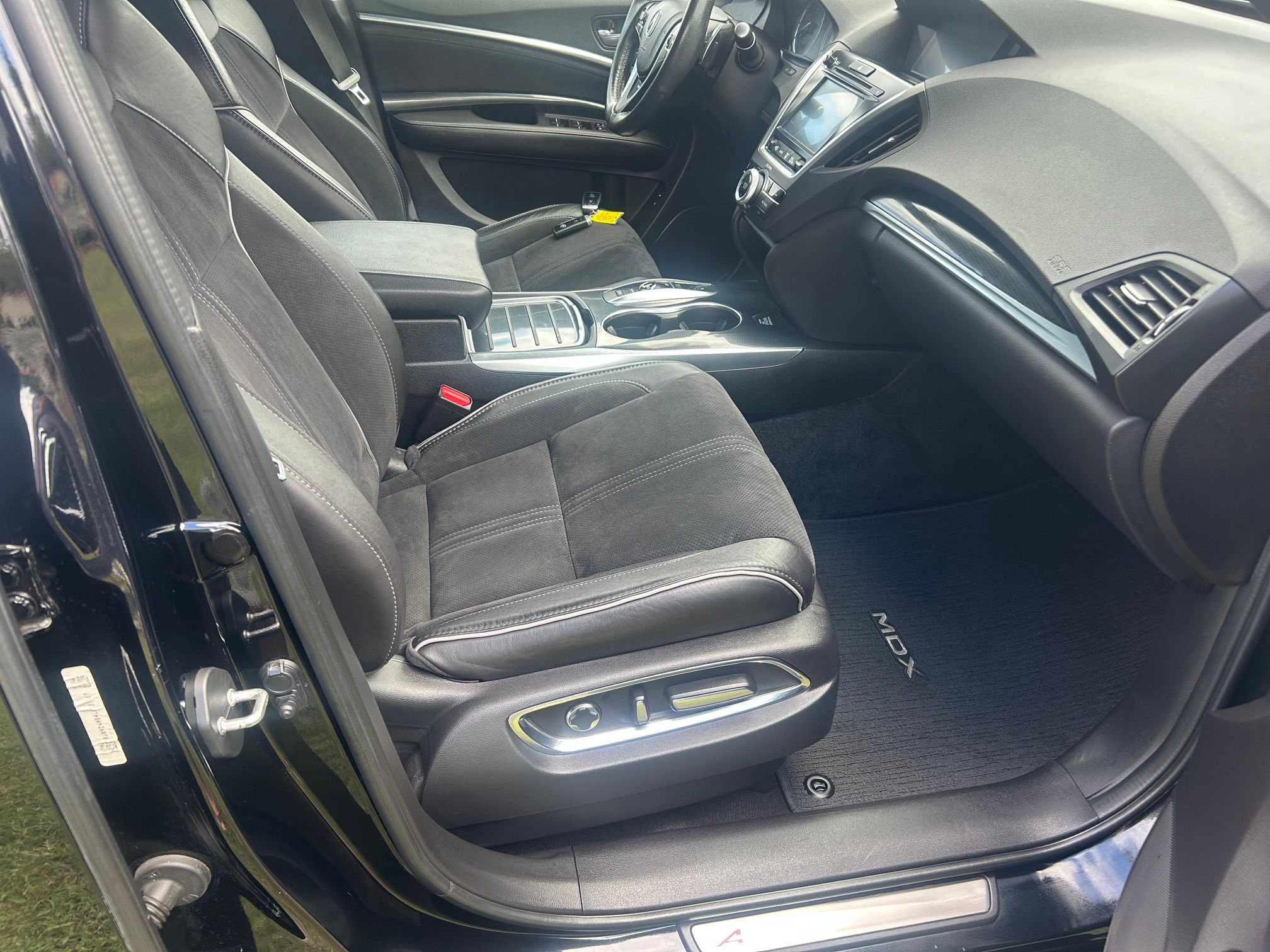 Used 2020 Acura MDX SH-AWD A-Spec image 11