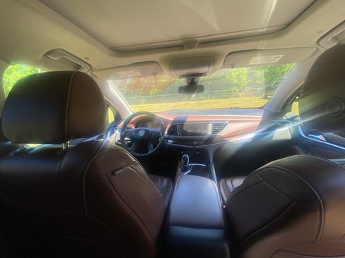 Used 2018 Buick Enclave Avenir image 6