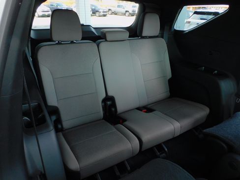 Used 2025 Chevrolet Traverse LT image 21