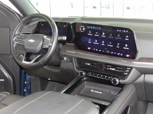 Used 2025 Chevrolet Tahoe 4WD Premier image 30