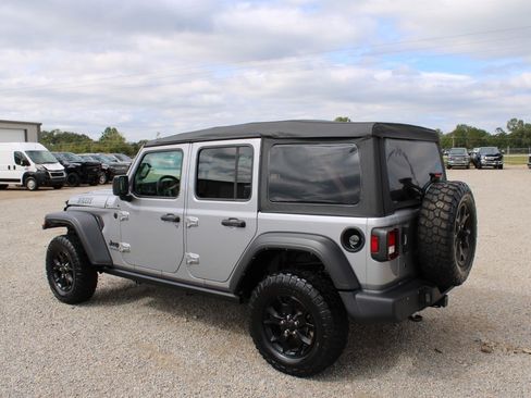 Used 2021 Jeep Wrangler Unlimited Willys image 4