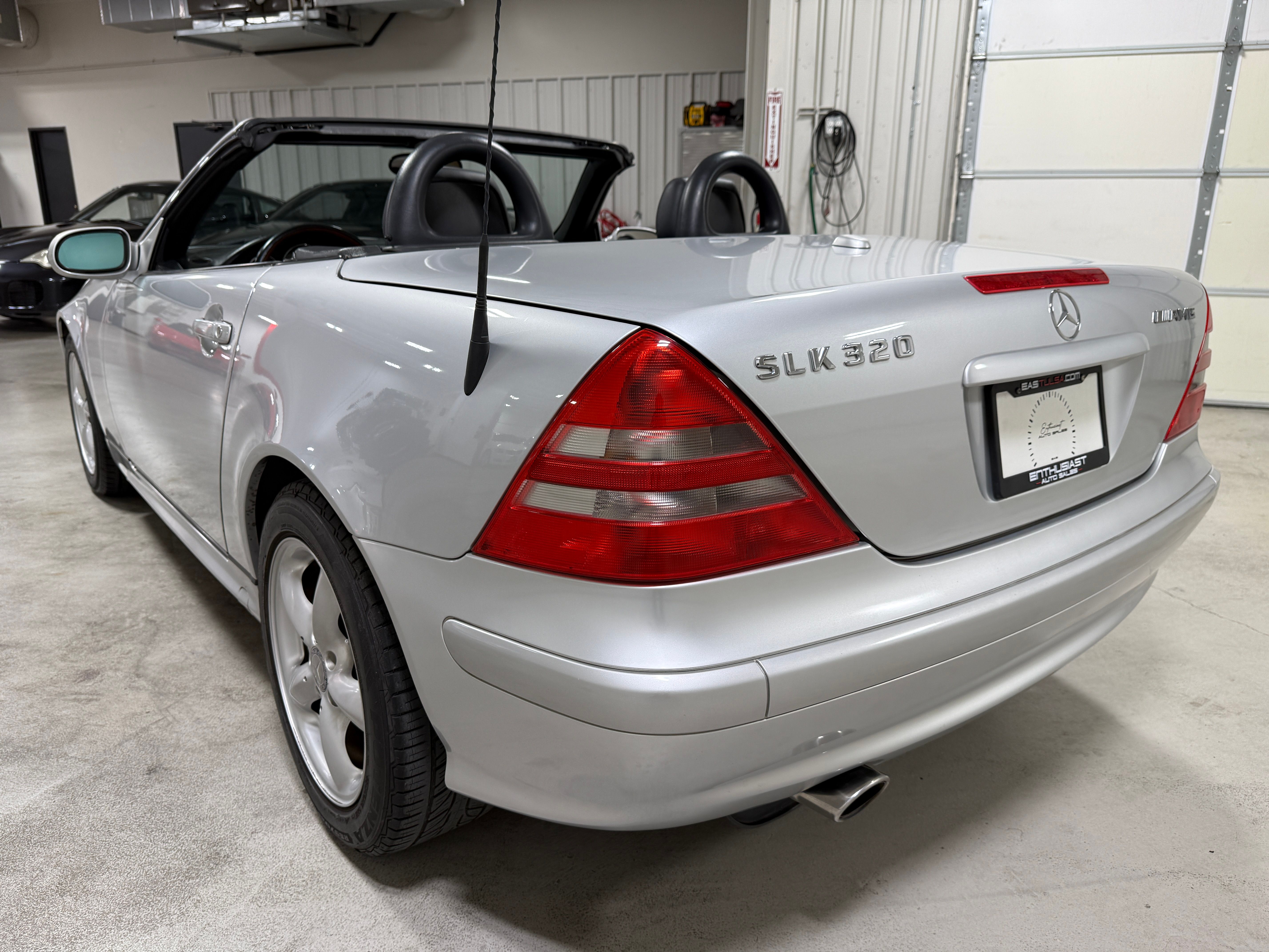 Used 2001 Mercedes-Benz SLK 320 image 7