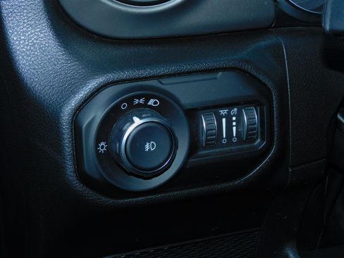 Used 2022 Jeep Wrangler Willys image 20