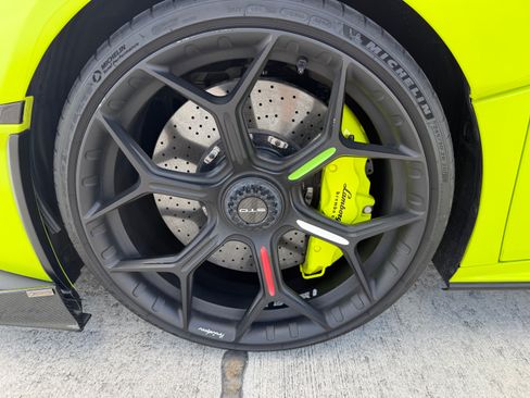 Used 2022 Lamborghini Huracan STO image 14