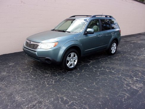 Used 2010 Subaru Forester 2.5X Premium AWD/4WD image 1