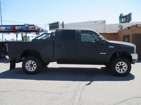 Used 2004 Ford F350 4x4 Crew Cab Super Duty image 2