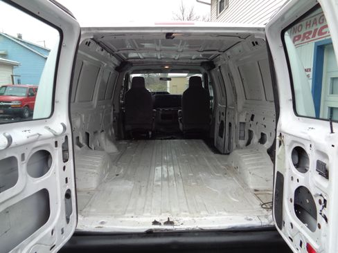 Used 2013 Ford E-150 and Econoline 150 image 9