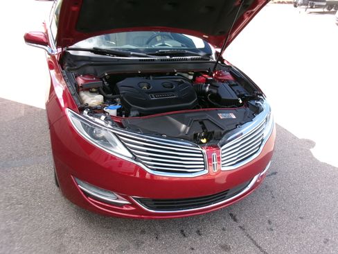 Used 2015 Lincoln MKZ image 12