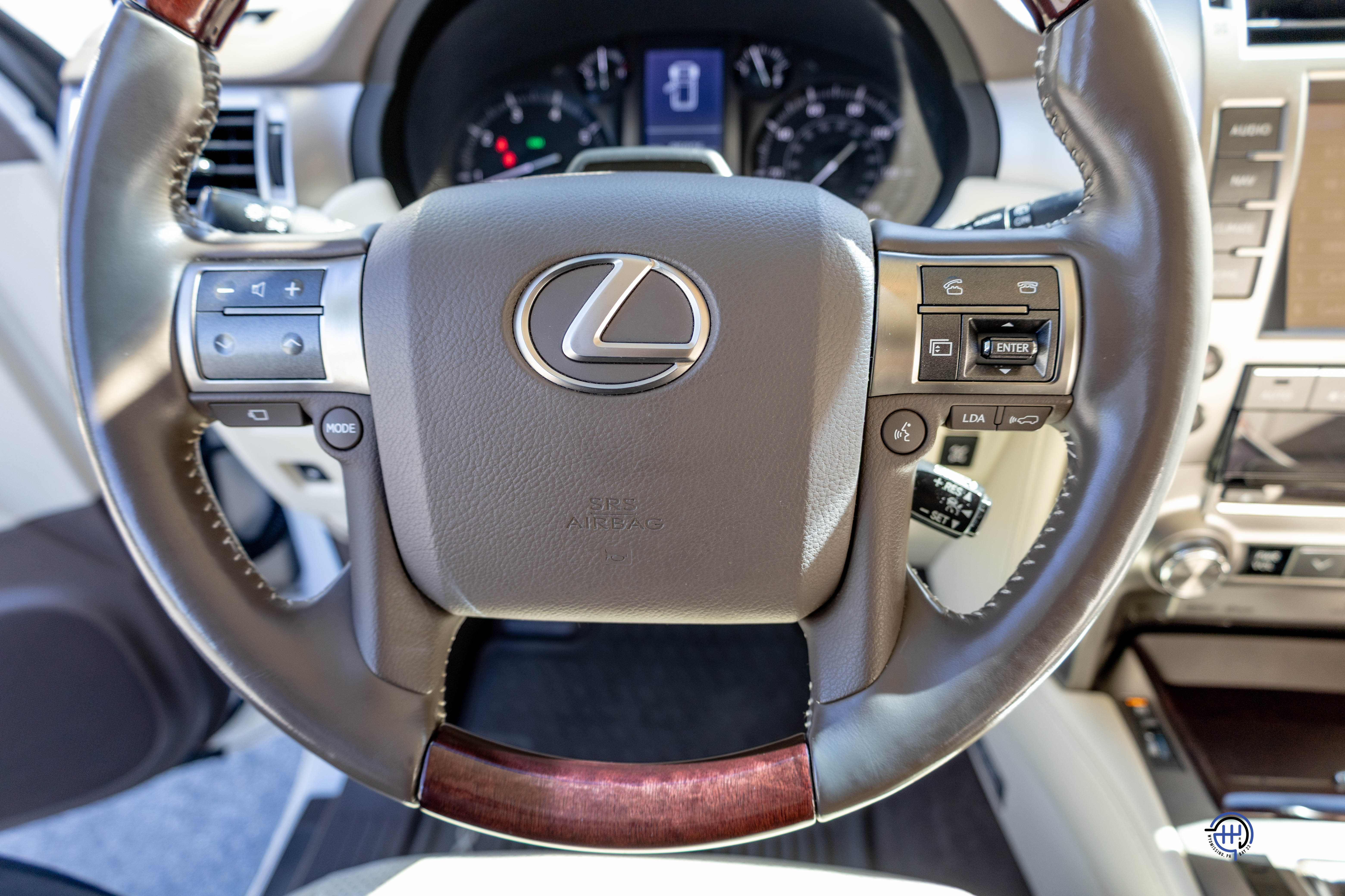 Used 2017 Lexus GX 460 Luxury AWD/4WD image 31