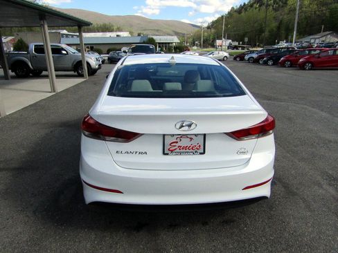 Used 2018 Hyundai Elantra Sedan FWD image 4