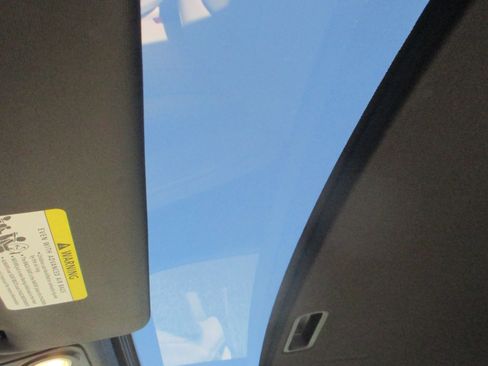 Used 2012 Volkswagen Eos Komfort Hard Top Convertible 2 FWD image 4