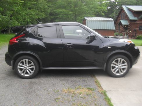 Used 2011 Nissan Juke SL image 3