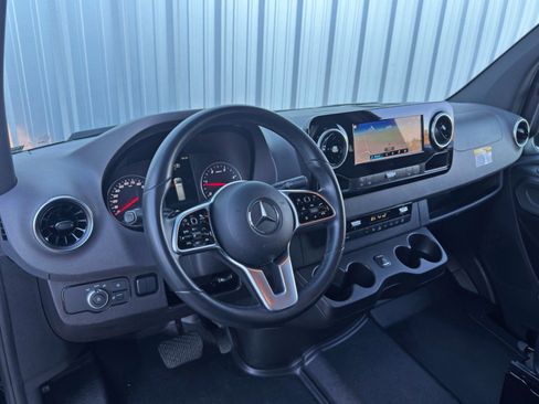 Used 2023 Mercedes-Benz Sprinter 2500 image 13