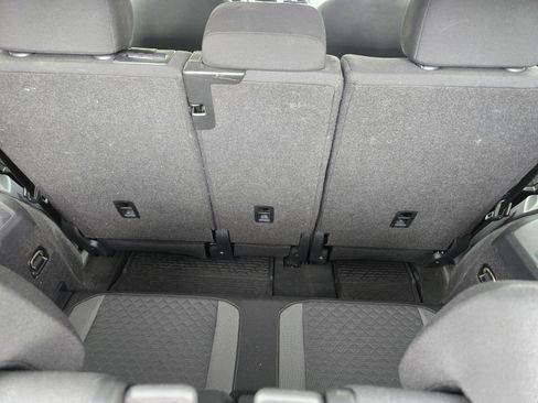 Used 2018 Volkswagen Tiguan S image 34