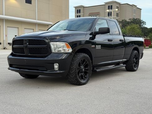 Used 2014 RAM 1500 ST RWD image 5