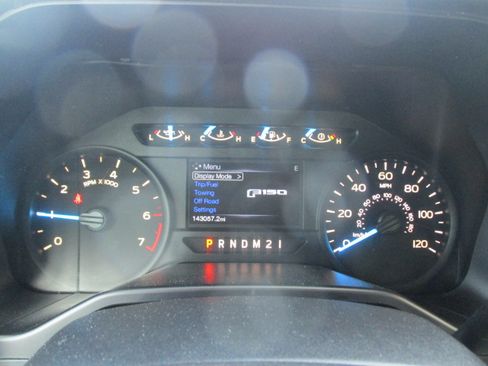 Used 2017 Ford F150 STX image 40