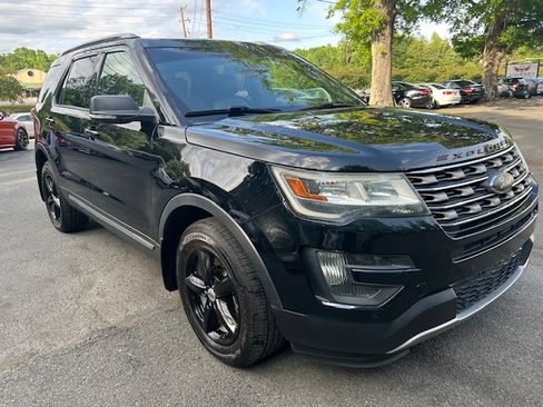 Used 2016 Ford Explorer 4WD XLT image 7