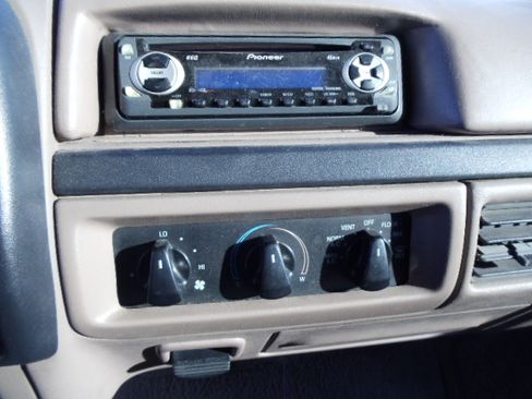 Used 1996 Ford F350 XLT image 22