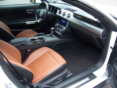 Used 2023 Ford Mustang Convertible RWD image 20