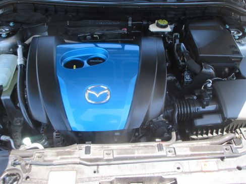 Used 2013 MAZDA MAZDA3 i Touring Hatchback FWD image 16