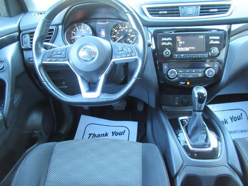 Used 2017 Nissan Rogue Sport SV image 10