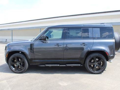 New 2025 Land Rover Defender 110 V8 image 5