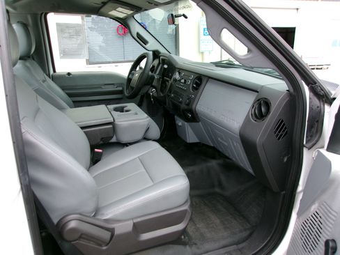 Used 2016 Ford F250 2WD Regular Cab Super Duty image 8