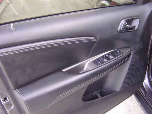 Used 2018 Dodge Journey Crossroad image 9