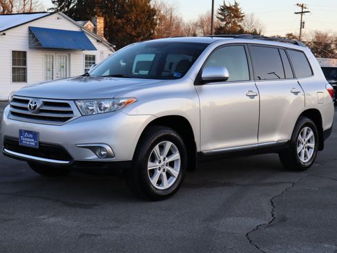 Used 2013 Toyota Highlander LE Plus image 4