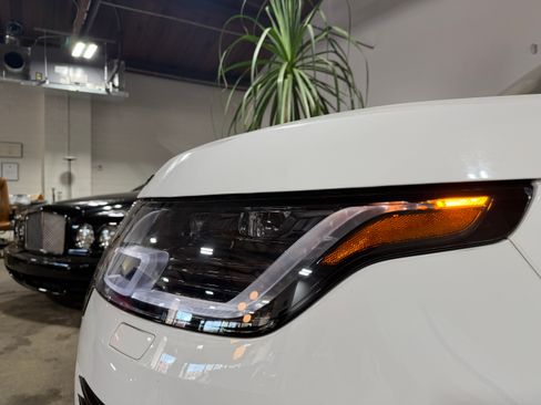 Used 2019 Land Rover Range Rover HSE image 12