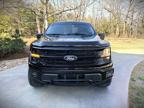 Used 2024 Ford F150 XLT image 3