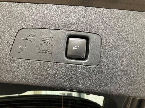 Used 2020 Lincoln Corsair image 23