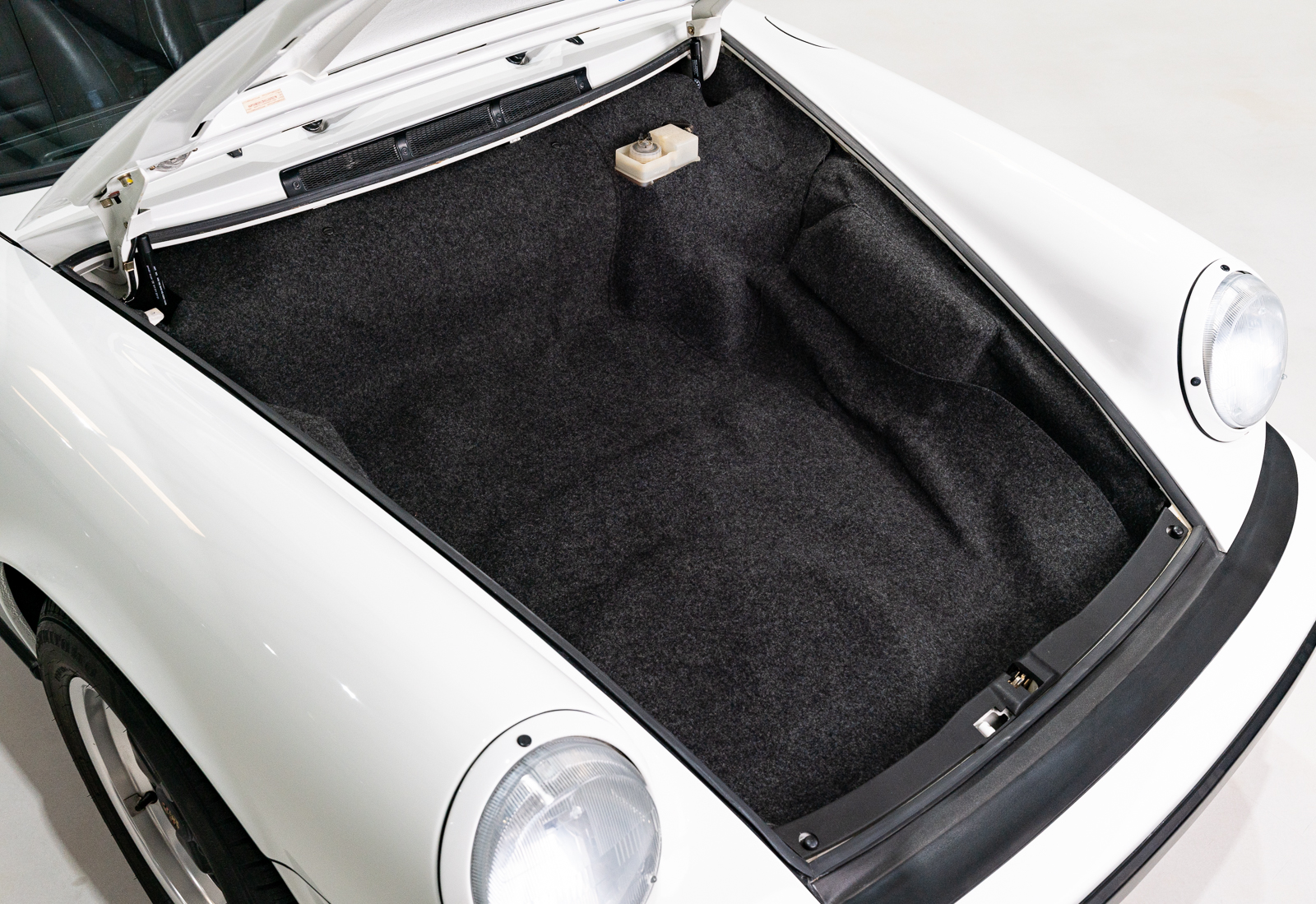 Used 1987 Porsche 911 Carrera Coupe RWD image 53