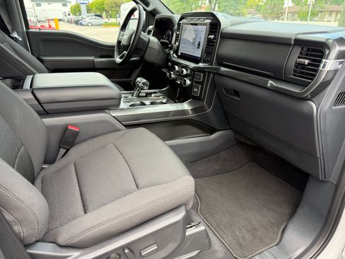 Used 2023 Ford F150 4x4 SuperCrew XLT image 3