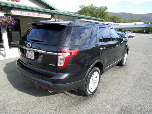 Used 2015 Ford Explorer XLT image 3