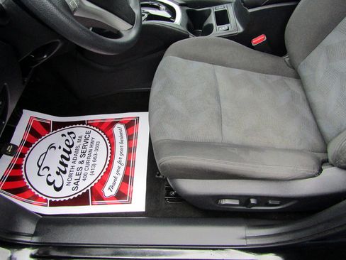 Used 2016 Nissan Rogue SV image 21