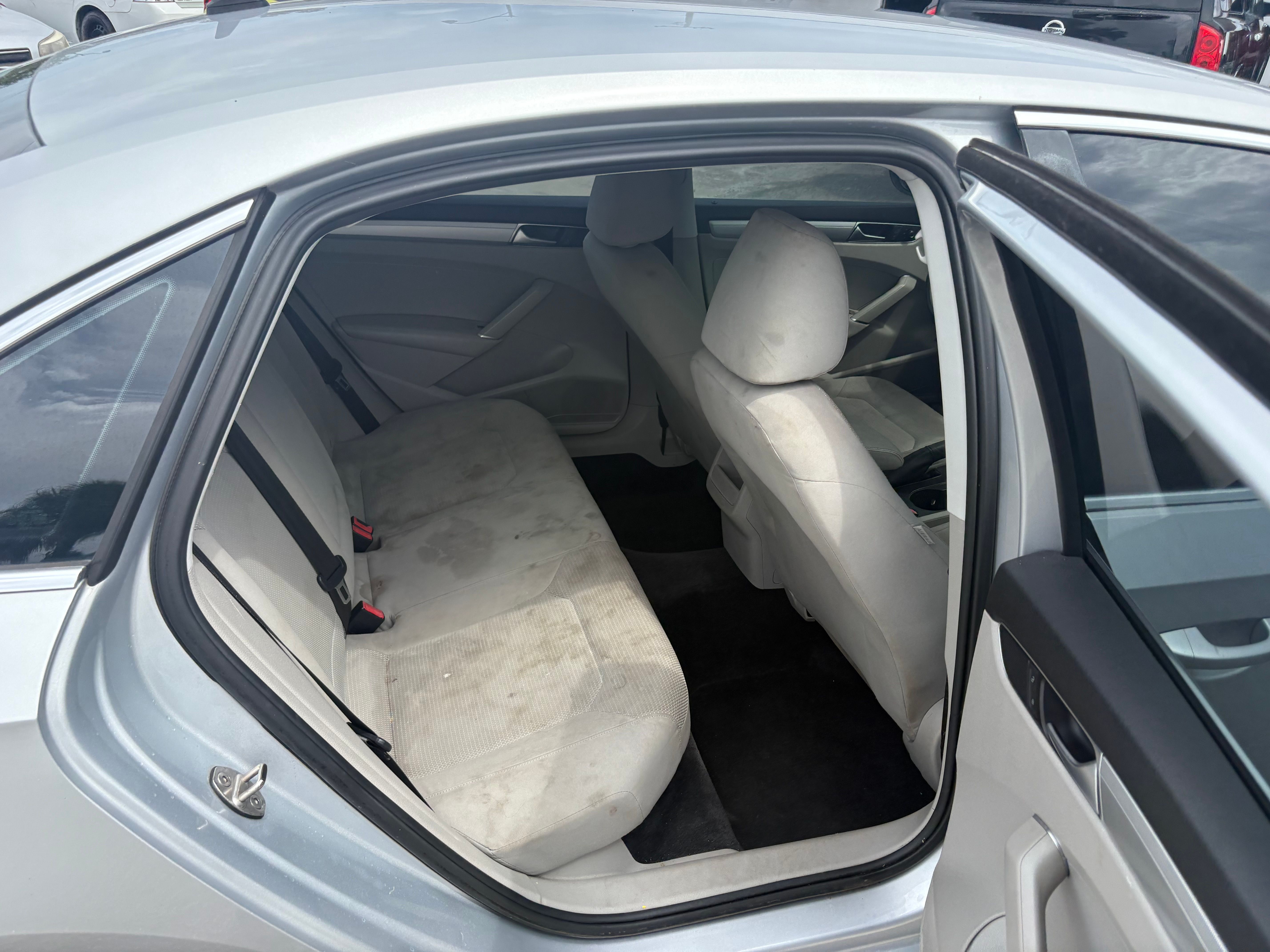 Used 2016 Volkswagen Passat 1.8T FWD image 8