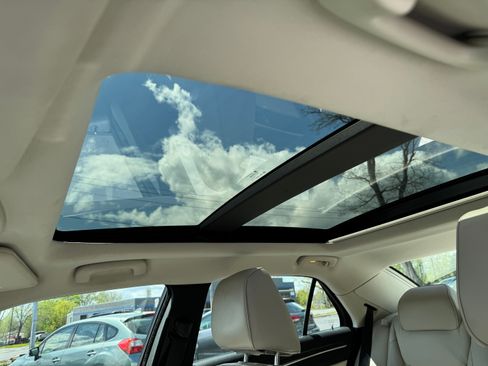 Used 2015 Chrysler 300 C image 10