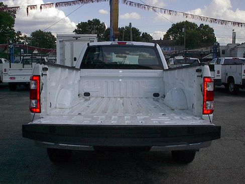 Used 2022 Ford F150 XL RWD image 6