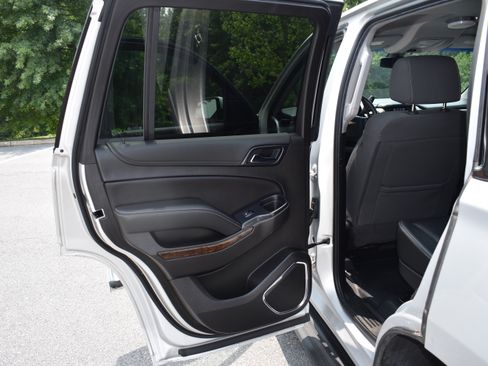 Used 2019 Chevrolet Tahoe 4WD image 31