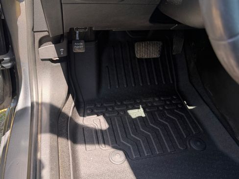 Used 2019 Chevrolet Cruze LT Sedan FWD image 54