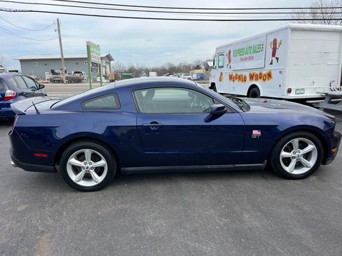 Used 2010 Ford Mustang GT image 14