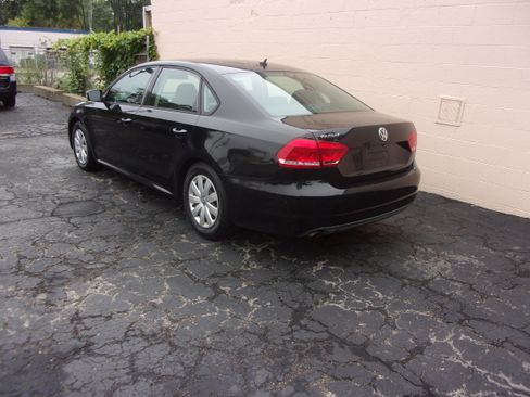Used 2013 Volkswagen Passat 2.5 S FWD image 6