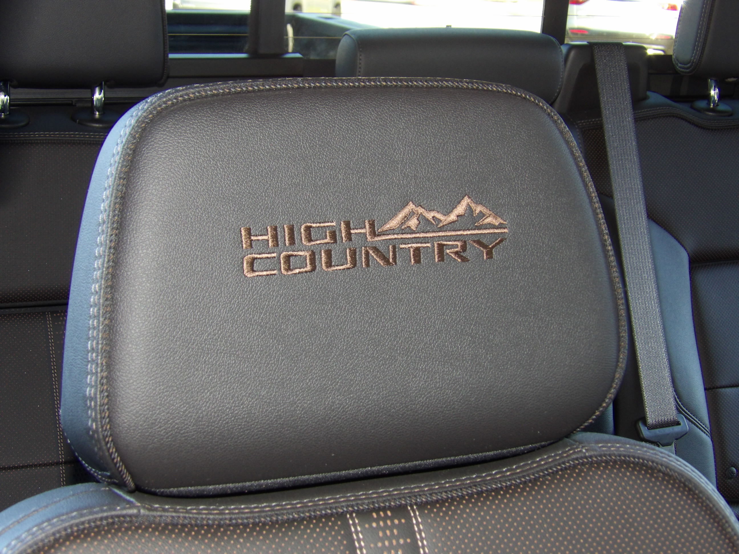 Used 2024 Chevrolet Silverado 3500 4x4 Crew Cab High Country image 5
