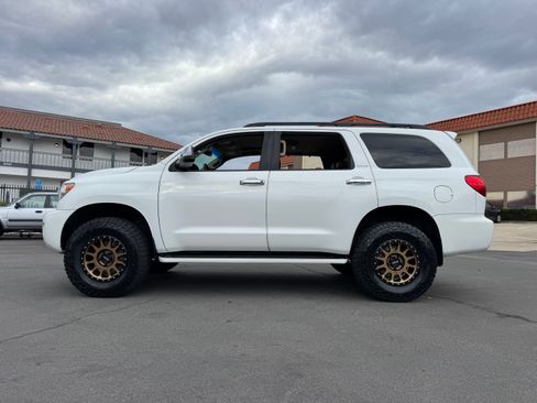 Used 2011 Toyota Sequoia Limited image 3