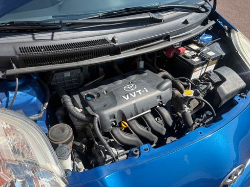 Used 2011 Toyota Yaris 2-Door Hatchback FWD image 8
