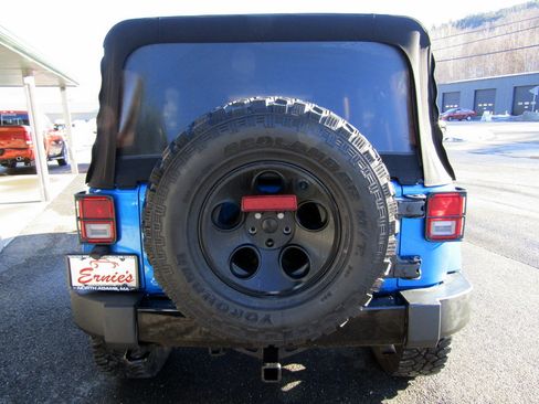 Used 2015 Jeep Wrangler Altitude image 7