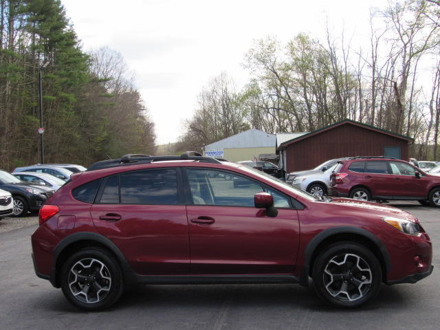 Used 2013 Subaru XV Crosstrek 2.0i Premium AWD/4WD image 9
