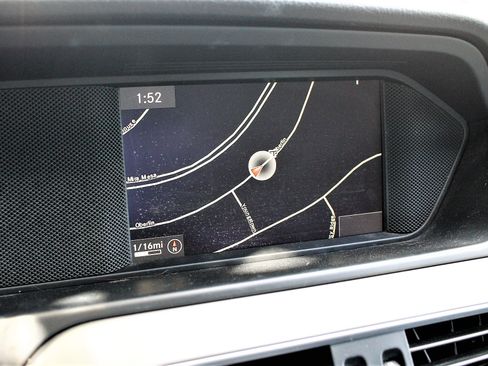 Used 2013 Mercedes-Benz C 250 Sedan image 24
