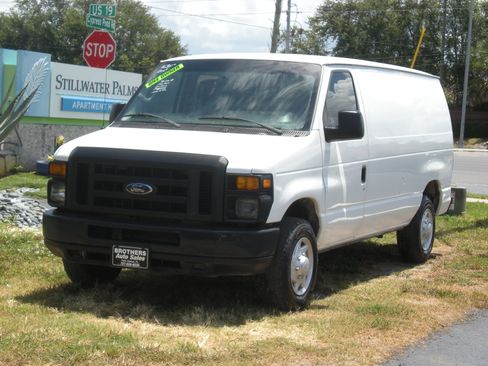 Used 2009 Ford E-150 and Econoline 150 UNAVAIL RWD image 1